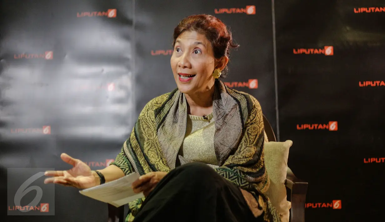 Menteri Susi Pudjiastuti saat wawancara eksklusif dengan tim Liputan6.com di kantor Kementerian Kelautan dan Perikanan, Jakarta. (Liputan6.com/Faizal Fanani)