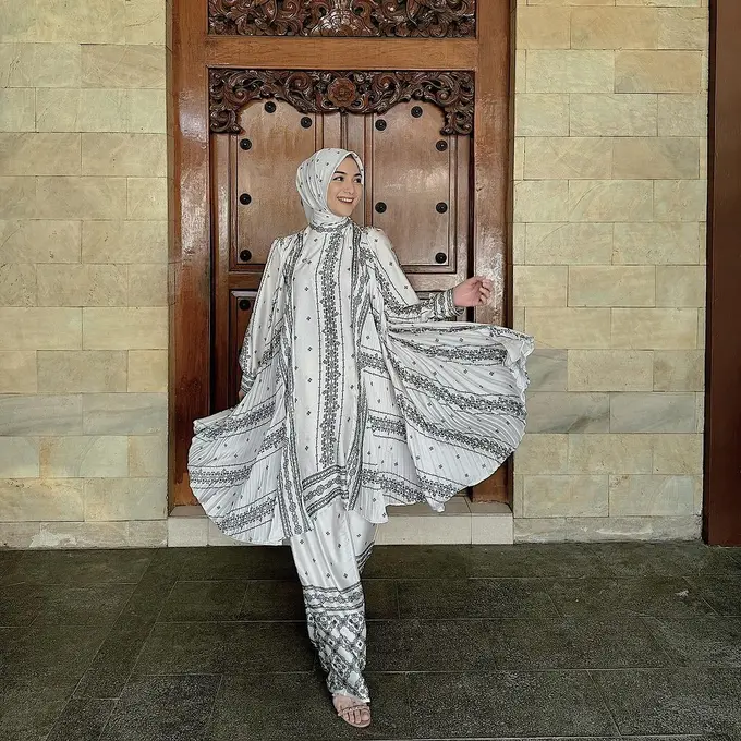 OOTD hijab Lebaran artis