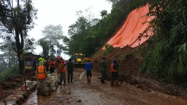 Lokasi longsor di kawasan puncak, Bogor, Jawa Barat (Liputan6.com/Achmad Sudarno)