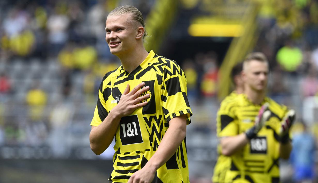 Setelah menjuarai liga Inggris 2021/2022, Manchester City langsung bergerak cepat untuk memperkuat skuatnya guna menghadapi musim depan. Mereka berhasil mendapatkan Erling Haaland dari Borussia Dortmund seharga 60 juta Euro. (AFP/Ina Fassbender)