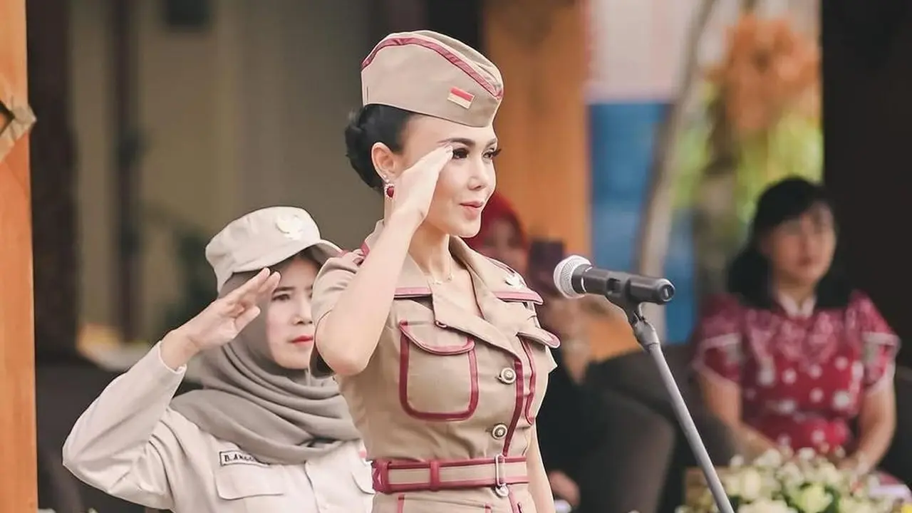 Yuni Shara di Sekolah PAUD Cahaya Permata Abadi