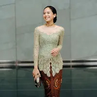 Maudy Ayunda berkebaya (Instagram/maudyayunda)