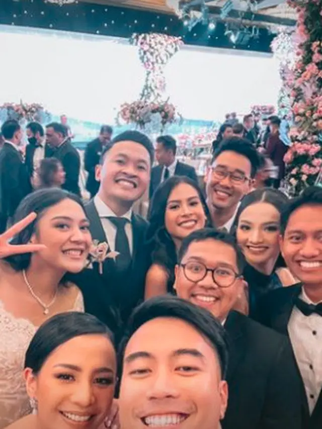 6 Potret Resepsi Pernikahan Putri Tanjung, Maudy Ayunda Datang Bareng Suami