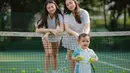 DIketahui beberapa waktu belakangan, baik Nagita maupun Gege rutin melakukan olahraga tenis. [Foto:  IGraffinagita1717/gegeelisa94].