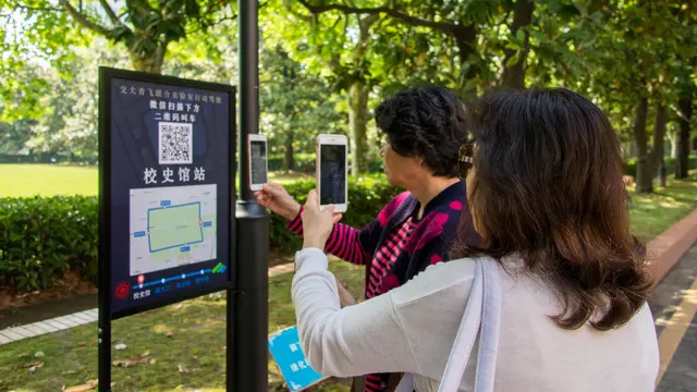 Canggih, Bus Tanpa Awak Mulai Beroperasi di Shanghai