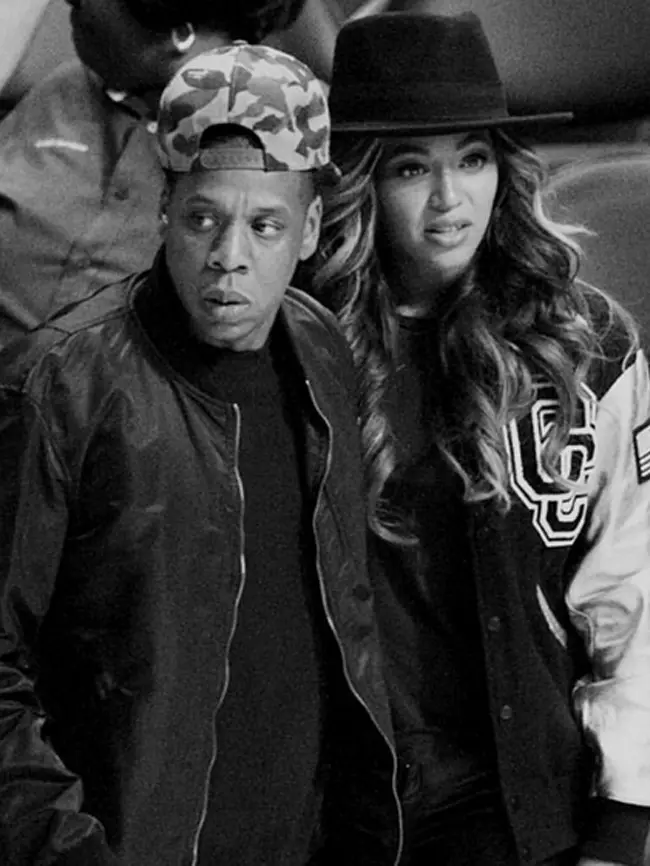 Beyonce dan Jay-Z dikaruniai anakkedua, setelah Blue Ivy, anak perempuan mereka yang kini berusia lima  tahun. Sepasang anak kembar mereka bernama Rumi dan Sir, yang lahir pada bulan Juni lalu. (Instagram/shawn_corey_carter_official)