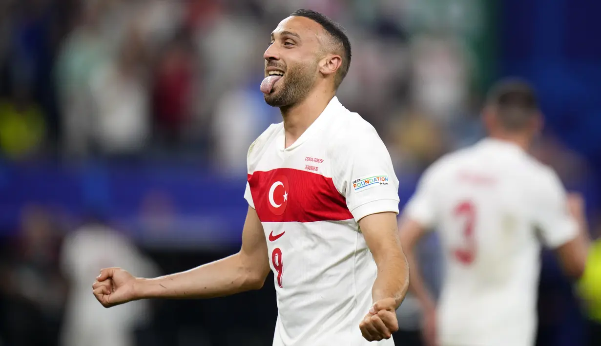 Dua gol kemenangan Turki kali ini dicetak oleh Hakan Calhanoglu (51') dan Cenk Tosun (90+4').  (Foto AP/Petr David Josek)