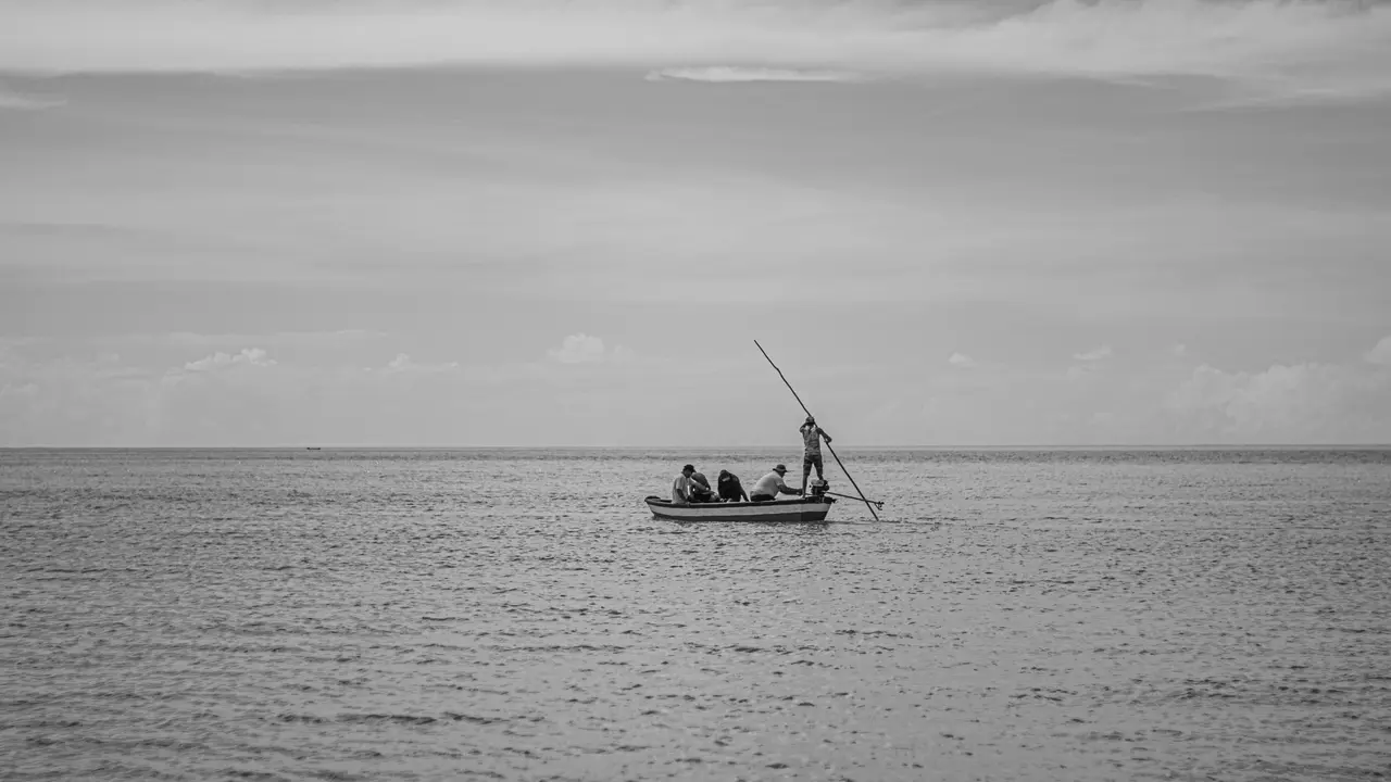 Hari Bidan Nasional, Simak Kisah Heroik Bidan Bantu Persalinan Ibu Hamil di Tengah Laut