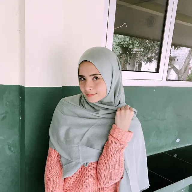 6 Potret Jovita Karen Saat Pakai Hijab Ini Curi Perhatian, Kian Menawan