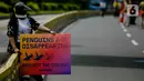 Aktivis Greenpeace mengenakan topeng penguin saat menggelar aksi dalam car free day di kawasan Thamrin, Jakarta, Minggu (9/2/2020). Mereka mengajak pemerintah untuk berpartisipasi dalam mewujudkan Perjanjian Laut Internasional (Global Ocean Treaty). (Liputan6.com/Faizal Fanani)