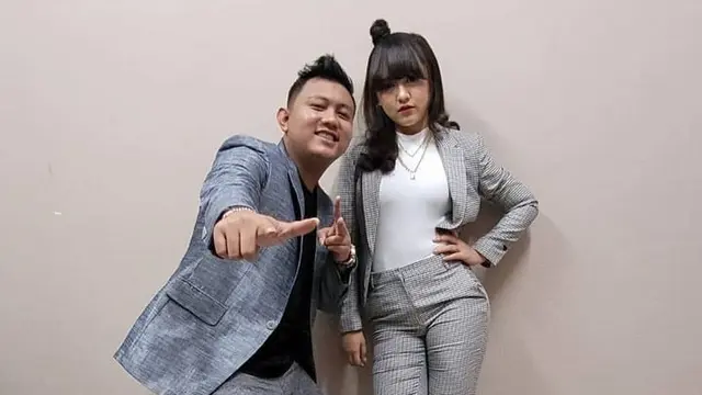 7 Momen Kebersamaan Happy Asmara dan Denny Caknan yang Bikin Baper