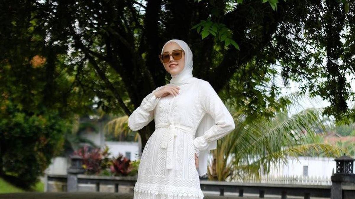 6 Rekomendasi Gamis Terbaru untuk Lebaran Idul Adha 2025, Model Syar'i hingga Kasual