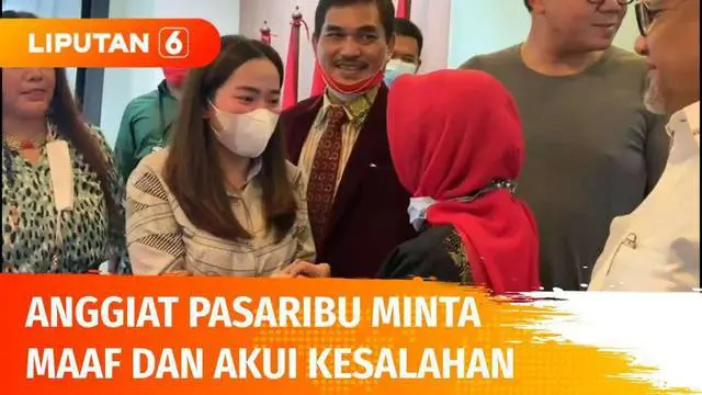 Sambil menangis, Anggiat Pasaribu meminta maaf dan peluk Ibunda Arteria Dahlan saat bertemu di Gedung DPR RI. Permintaan maaf ini dilakukan usai aksi cekcok di bandara yang kemudian viral dan sempat saling lapor.