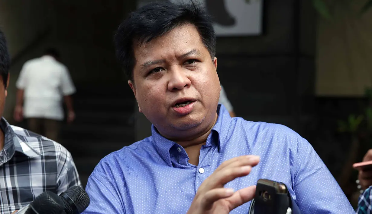 "Dia kan punya beberapa bisnis. Begitu dirusak, otomatis yang mau kerjasama menunda dan membatalkannya. Dari beberapa kontrak, secara kasar sekitar itu (7 miliar)," ungkap Vidi Galenso Syarief, di Polda Metro Jaya, Jumat (16/9). (Deki Prayoga/Bintang.com)