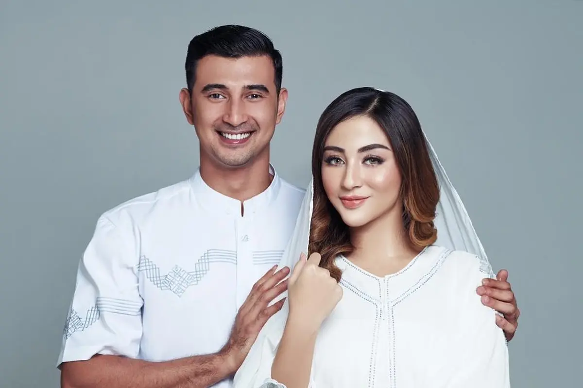 [Fimela] Margin Wieheerm dan Ali Syakieb