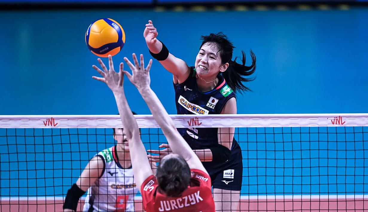 Jepang. Tim putri Jepang menempati peringkat ke-5 di klasemen akhir babak penyisihan dengan mengoleksi 8 kemenangan dari 12 laga dan memperoleh 25 poin. Di babak perempatfinal tim putri Jepang akan menghadapi Brasil, 13 Juli 2022. (Dok. Volleyballworld)