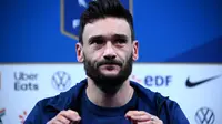 Kapten Timnas Prancis, Hugo Lloris, menegaskan timnya tak akan menggunakan ban kapten LGBT pada Piala Dunia 2022. (AFP/Franck Fife)