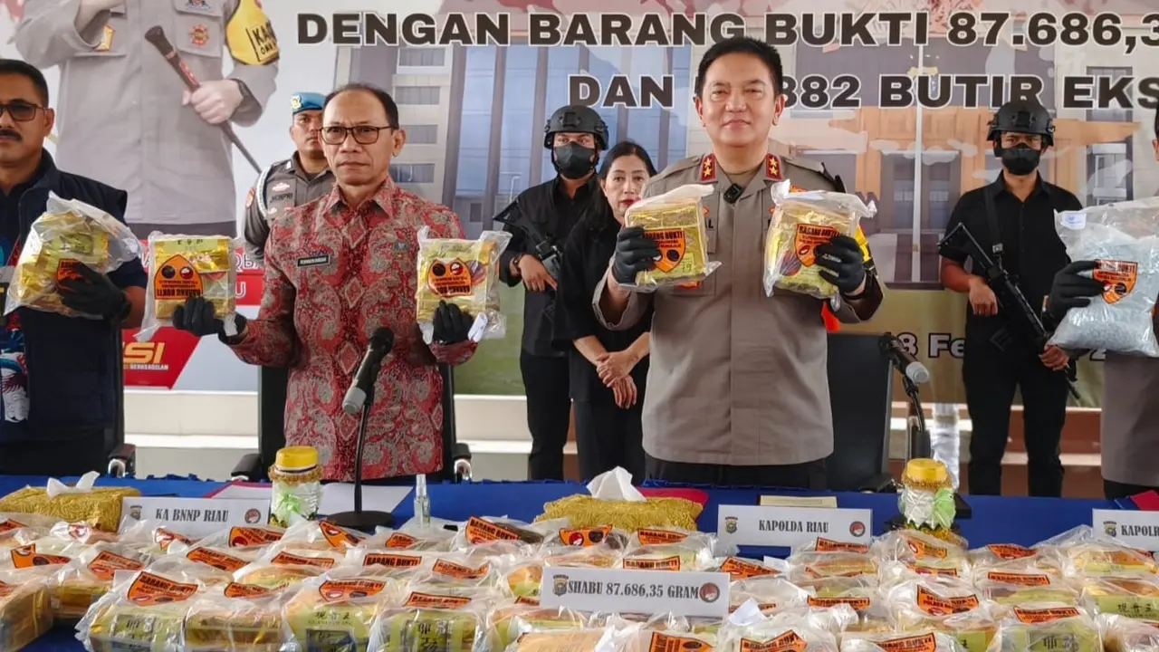 Barang bukti 87 kilogram sabu Malaysia yang disita jajaran Polda Riau dari 2 kurir.