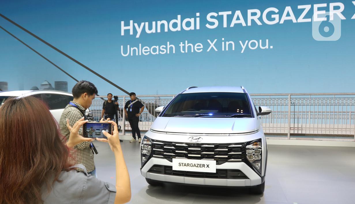 Both Hyundai menghadirkan mobil terbaru Stargazer X pada pameran otomotif Gaikindo Indonesia International Auto Show (GIIAS) 2023 di ICE BSD, Tangerang, Kamis (10/8/2023). (Liputan6.com/Angga Yuniar)