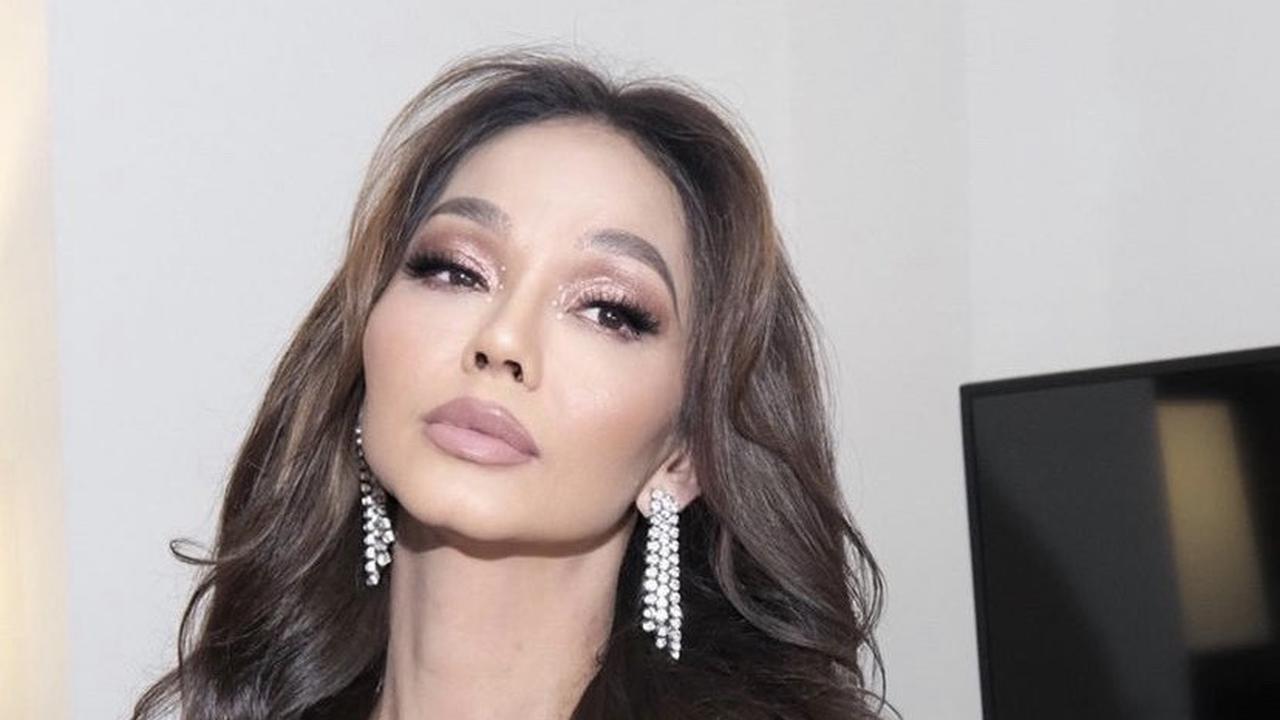 Gaya Glamor Bunda Corla saat Konser Tunggal