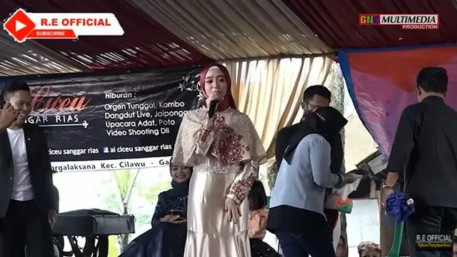 6 Potret Ega D'Academy Tampil di Hajatan, Bikin Heboh Satu Kampung