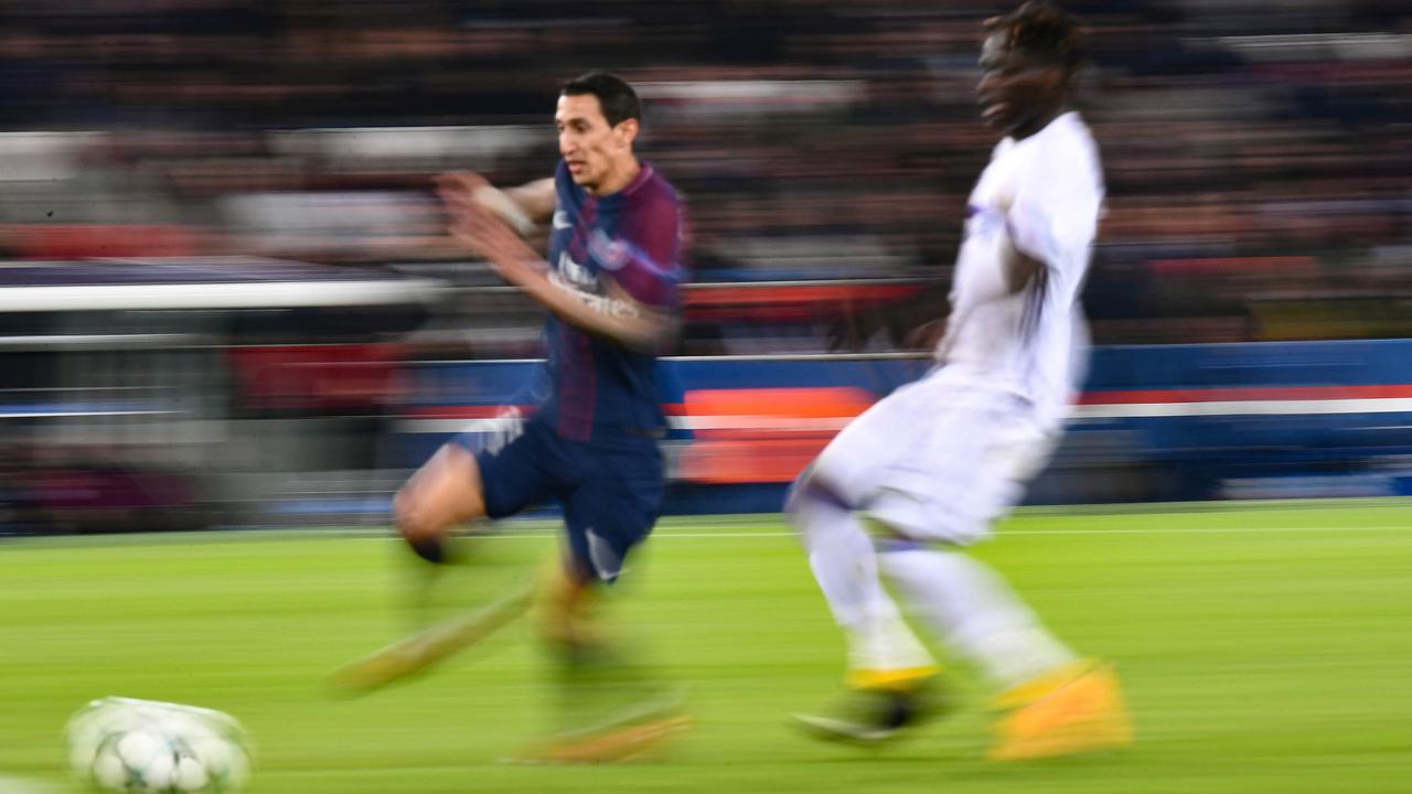 FOTO: Hattrick Leyvin Kurzawa Antar PSG Menang Telak