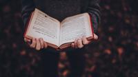 Ilustrasi membaca, buku. (Photo by Annie Spratt on Unsplash)