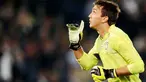 Kegembiraan kiper Lazio asal Uruguay, Fernando Muslera menyusul gol Sergio Floccari ke gawang AC Milan dalam lanjutan Serie A di Olympic Stadium, 22 September 2010. Skor 1-1. AFP PHOTO / VINCENZO PINTO 