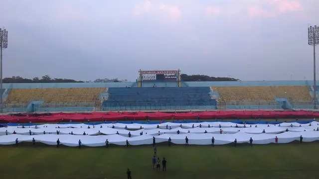 Bendera raksasa One Soul One Nation