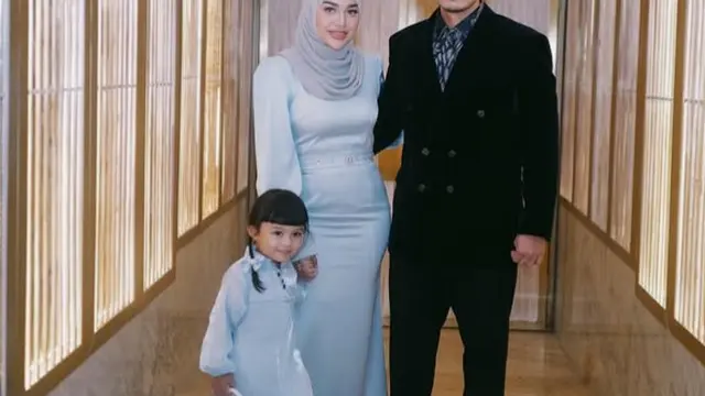 Gaya Couple Tamu Undangan Pernikahan Putri Zulhas dan Zumi Zola.