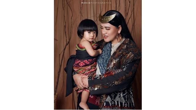 7 Potret Kahiyang Ayu dalam Busana Etnik Indonesia, Bikin Pangling