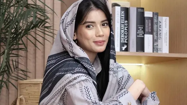 Sabrina Chairunnisa Berhijab