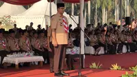 Gubernur DKI Jakarta, Anies Baswedan menjadi pembina upacara Hari Pramuka ke-58 di Lapangan Silang Monas Selatan, Sabtu (31/8/2019). (Liputan6/Ratu Annissa)
