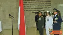 Citizen6, Jakarta: Upacara Penyematan tanda Kehormatan, dihadiri oleh Kasad Jenderal TNI Pramono Edhie Wibowo, Kasal Laksamana TNI Soeparno, Kasau Marsekal TNI Imam Sufaat, Asisten Panglima TNI dan Kabalakpus TNI. (Pengirim: Badarudin Bakri).