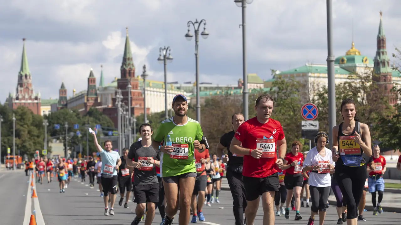 Ribuan Pelari Ikuti Moscow Half Marathon di Tengah Pandemi