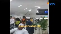 Hujan deras di Kabupaten Bogor, Jawa Barat akibatkan pergerakan tanah yang membuat belasan rumah warga rusak pada Selasa (14/11).