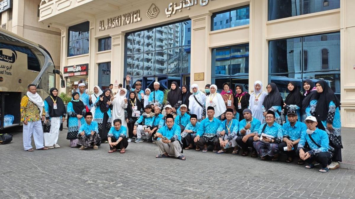 Takdir Satu Keluarga Besar 42 Orang Berangkat Haji Bersama