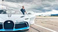Steven Jenny, test driver yang kerap mengetes mobil baru Bugatti (Motor Authority)