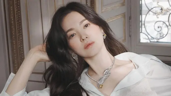 <p>Song Hye Kyo untuk Chaumet. (Instagram/ kyo1122)</p>