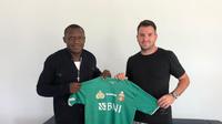 Striker veteran asal Kamerun, Herman Dzumafo Epandi, resmi bergabung dengan Bhayangkara FC untuk musim 2018. (Dok. Bhayangkara FC)