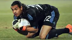 Gaya kiper Argentina Sergio Romero di laga 16 besar PD 2010 melawan Meksiko yang berlangsung di Soccer City Stadium, 27 Juni 2010. Argentina unggul 3-1. AFP PHOTO / ROBERTO SCHMIDT 