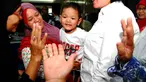 Iqbal Saputra sudah boleh meninggalkan RSUD Koja usai dirawat selama 2 bulan, Senin (12/5/14). (Liputan6.com/Miftahul Hayat)