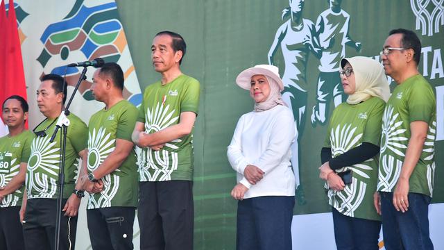 Presiden Joko Widodo atau Jokowi saat membuka Nusantara TNI Fun Run 2024 di Kawasan Ibu Kota Nusantara (IKN) pada Minggu (6/10/2024).