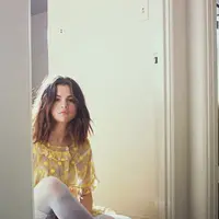 Ketidak munculan Selena dan The Weeknd di publik bukan bearti hubungan mereka sudah kandas di tengah jalan. Justru kabarnya tak lama lagi mereka akan melangsungkan pertunangan. (Instagram/Selenagomez)