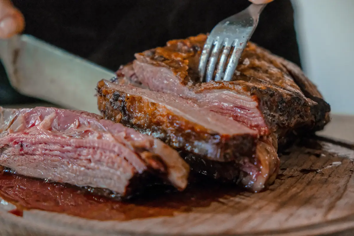 Ilustrasi daging asap/dok. Unsplash Jose