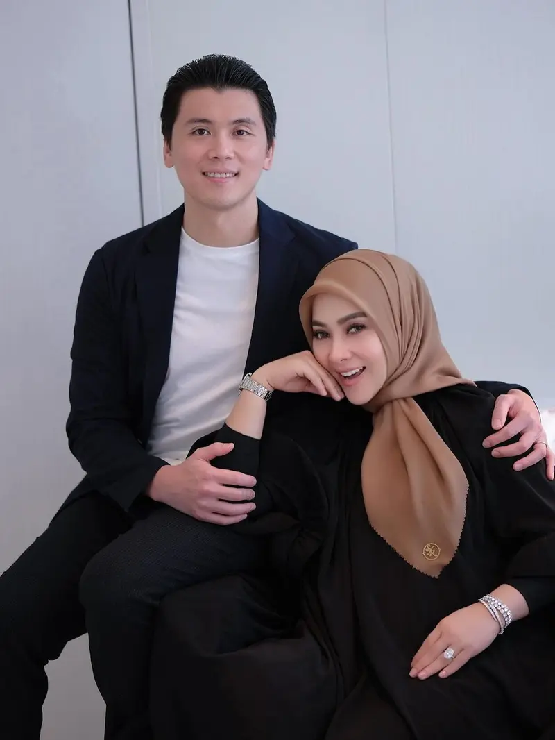 Reino Barack dan Syahrini