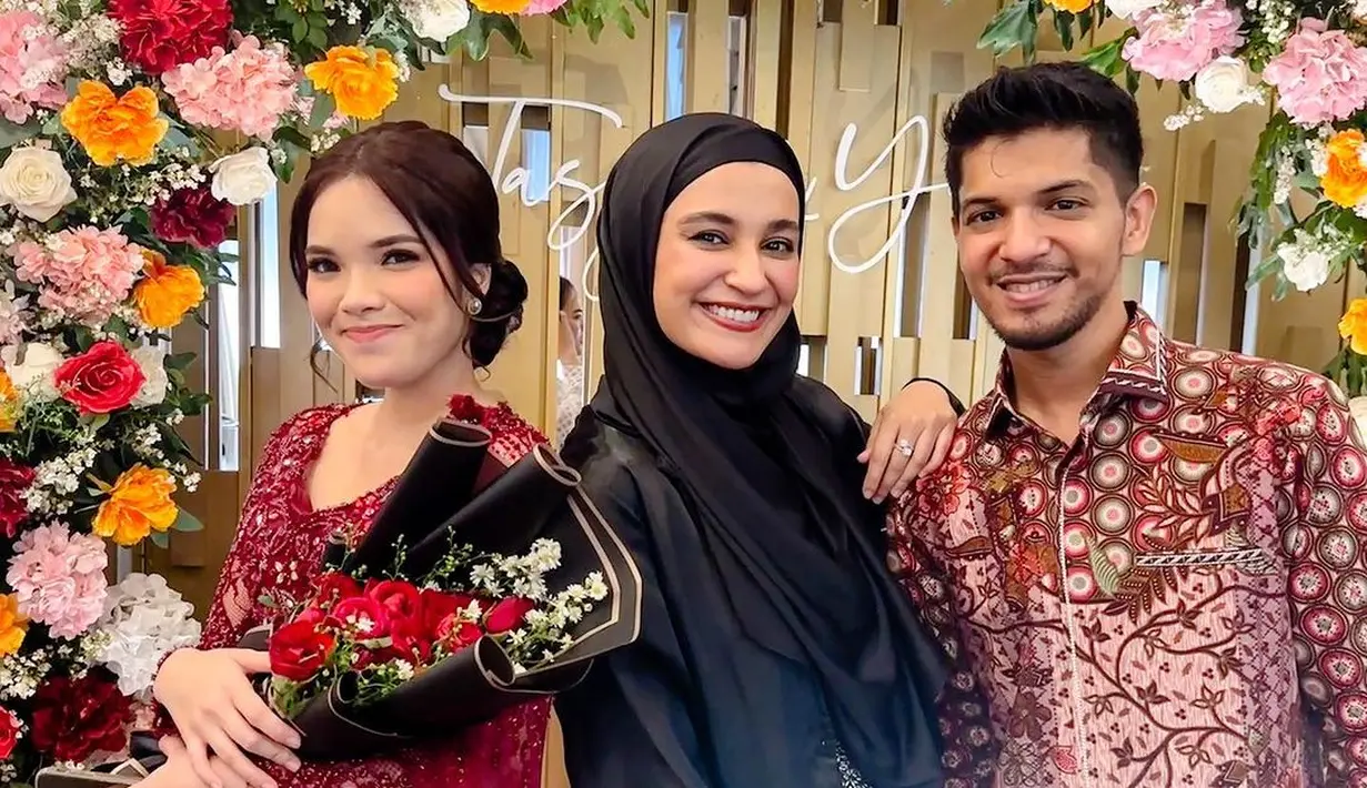 Shireen Sungkar ikut bahagia menyaksikan adik laki-lakinya tidak lama lagi akan menikah. 
 [Instagram/shireensungkar]