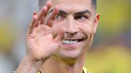 Hal tersebut terjadi setelah Ronaldo dkk ditahan imbang 1-1 oleh Al-Hilal melalui di menit injury time. (AFP/Fayez Nureldine)