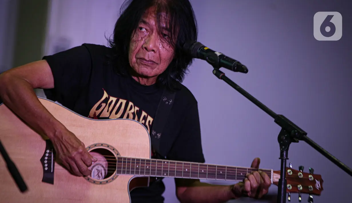 Lahirnya album ini juga tidak terlepas dari peran Hendra Lie selaku produser eksekutif. Pemilik Mata Elang Production ini merupakan salah satu manajer di awal perjalanan God Bless pada era 1970-an. Demikian pula tangan dingin Tohpati turut memberi warna dan memperkuat daya magis lagu-lagu di album ini melalui sentuhan orkestra. (Liputan6.com/Faizal Fanani)