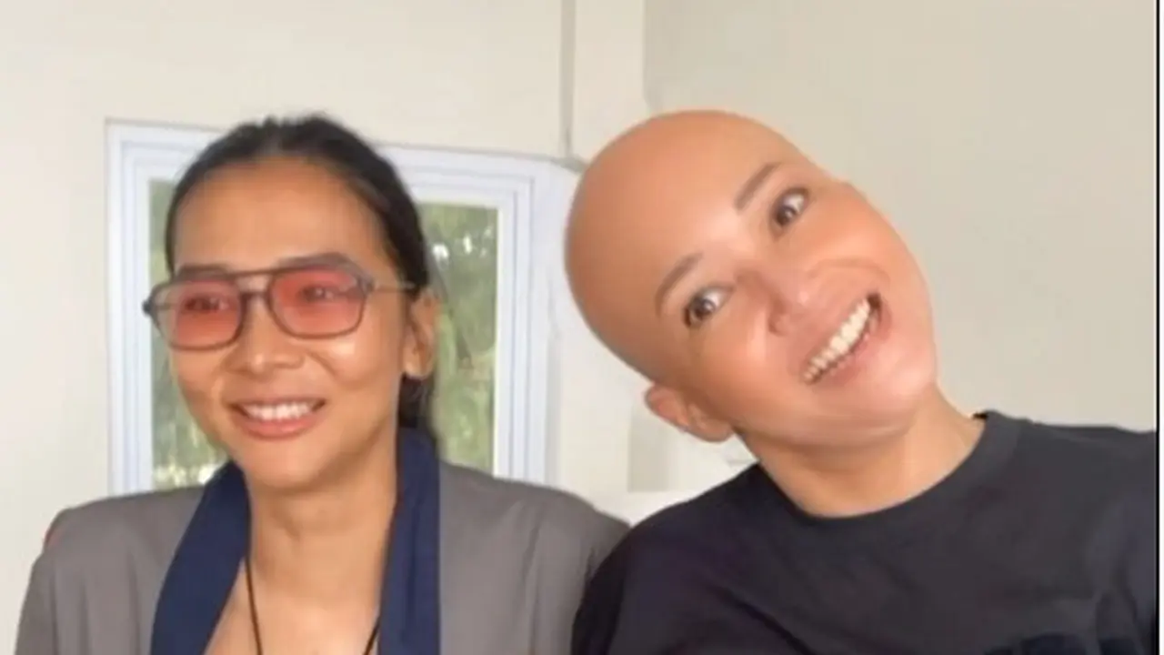 7 Potret Maia Estianty dengan Kepala Botak, Disebut Mirip Irwan Mussry